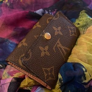 💯% Authentic Louis Vuitton 6 Key/Credit card Holder✨